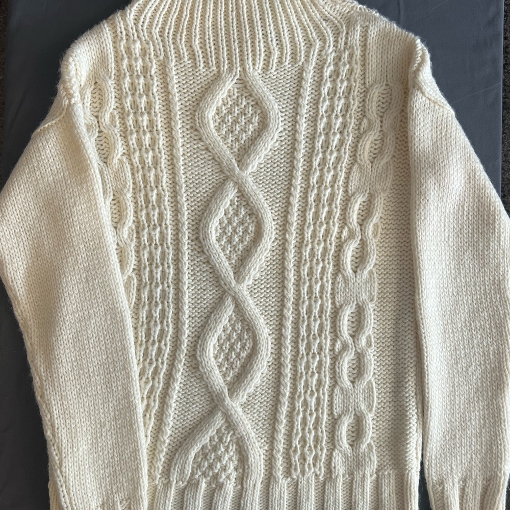 Chic Ivory Cable Knit Turtleneck Sweater